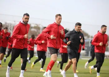 Sivasspor, 3 puan parolasıyla Fatih Karagümrük maçına hazırlanıyor