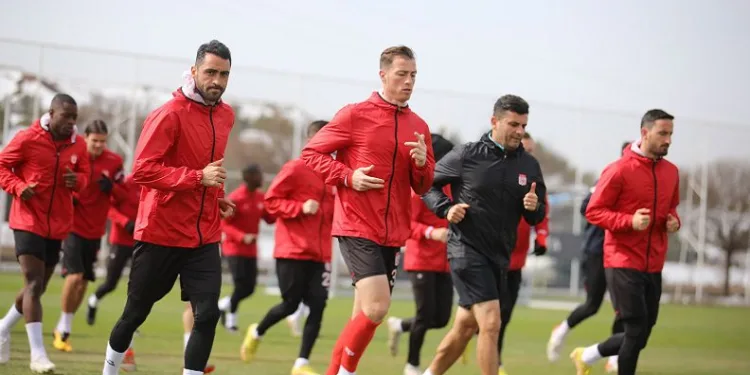 Sivasspor, 3 puan parolasıyla Fatih Karagümrük maçına hazırlanıyor