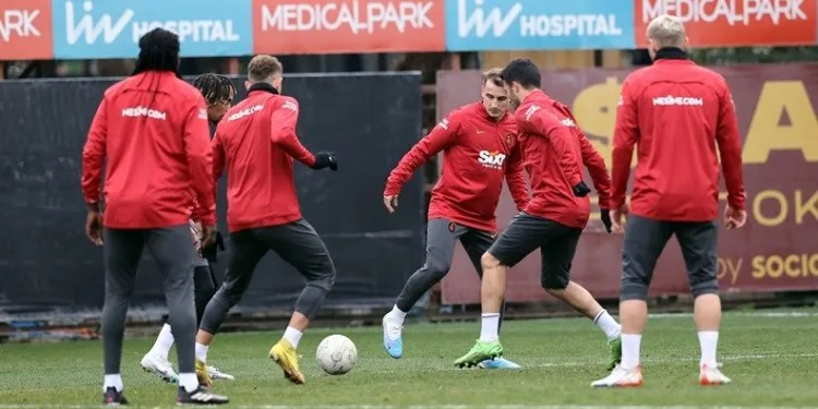 Galatasaray’da Mertens bireysel çalışmalarını sürdürdü