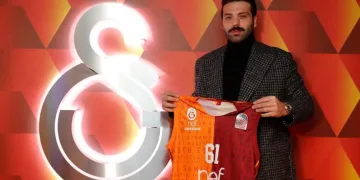Galatasaraylı basketbolcu Göksenin Köksal, depremzedeler için formasını bağışladı