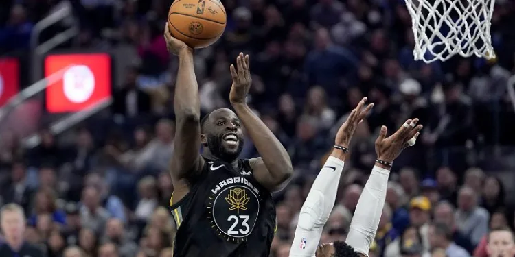 NBA’de Golden State, Houston’ı yenerek play-off potasına girdi