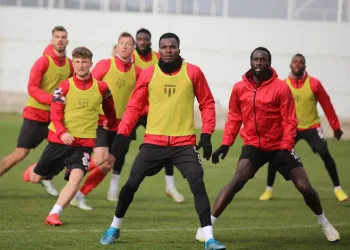 DG Sivasspor, Fatih Karagümrük maçının taktiğini çalıştı