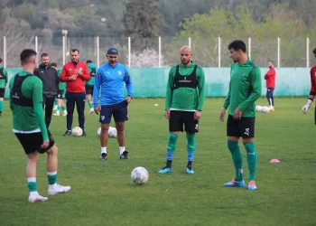 Bodrumspor Teknik Direktörü İsmet Taşdemir: “Altay’a karşı kendi benliğimizi ortaya koymalıyız”