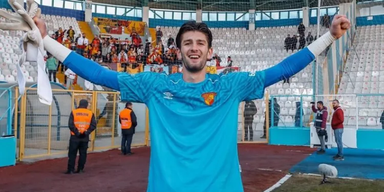 Göztepe, Arda Özçimen’in sözleşmesini uzattı