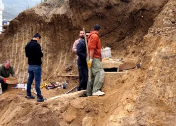 Pazaryeri inşaatından lahit çıktı