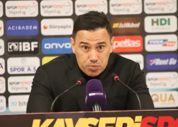Yukatel Kayserispor Teknik Direktörü Çağdaş Atan’dan ayrılık iddialarına cevap verdi