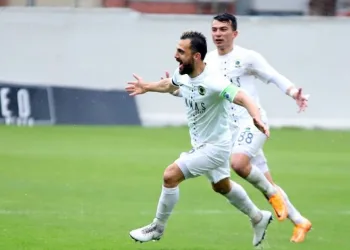 Menemen FK, vites yükseltti