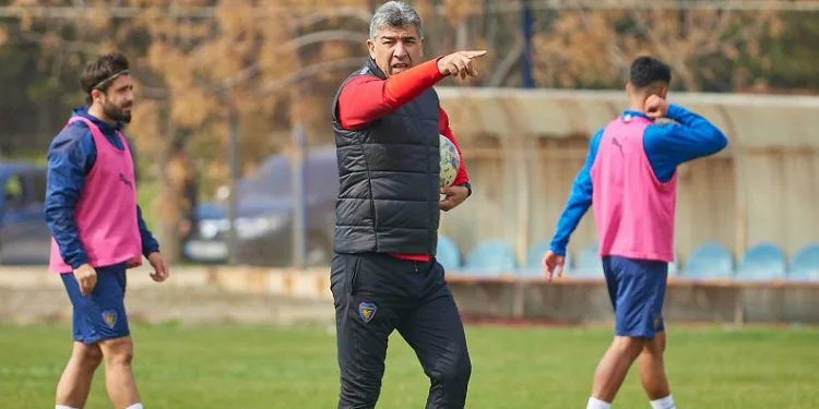 Bucaspor Teknik Direktörü Sait Karafırtınalar, ilk sınavında kaybetmedi