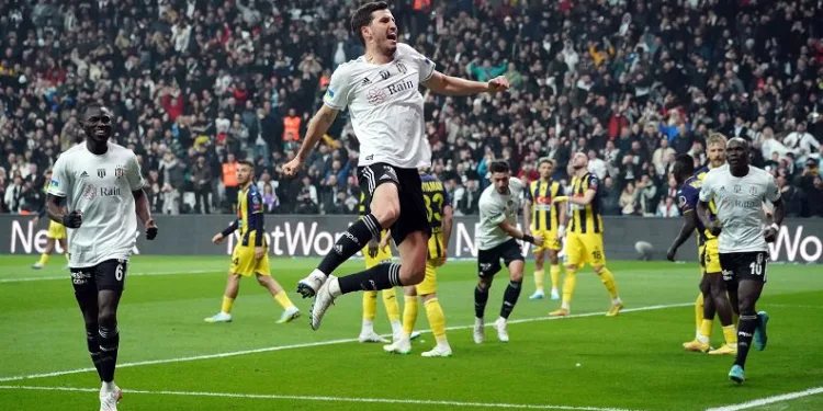 Beşiktaş’ta Salih Uçan’ın performansı dikkat çekti