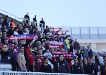 İzmir derbisinin hakemleri belli oldu