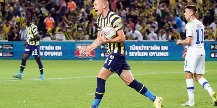 Fenerbahçeli Attila Szalai: “Sevilla karşısında turu geçmek istiyoruz”