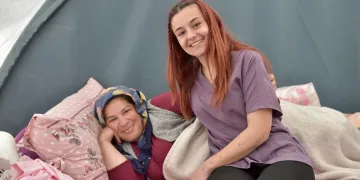 Depremzede bebeğe doktorun ismi verildi