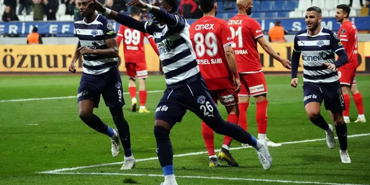 Spor Toto Süper Lig: Kasımpaşa: 3 – Antalyaspor: 1
