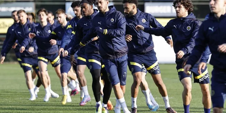 Fenerbahçe, Sevilla maçı hazırlıklarını sürdürdü