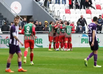 Karşıyaka evinde çok farklı