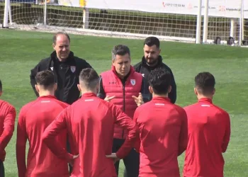 Y. Samsunspor Teknik Direktörü Hüseyin Eroğlu: “Hedefimiz şampiyonluk”