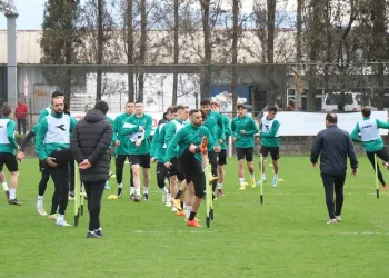 6 maçtır mağlubiyeti olmayan Sakaryaspor, Samsunspor mesaisinde