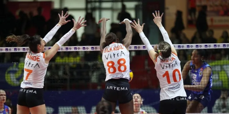 AXA Sigorta Kupa Voley: Fenerbahçe Opet: 3 – Eczacıbaşı Dynavit: 0