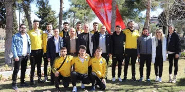 Siirt Belediyesi sporcuları Voleybol 1. Lig Play-Off maçlarına katılmak üzere Çorum’a uğurlandı