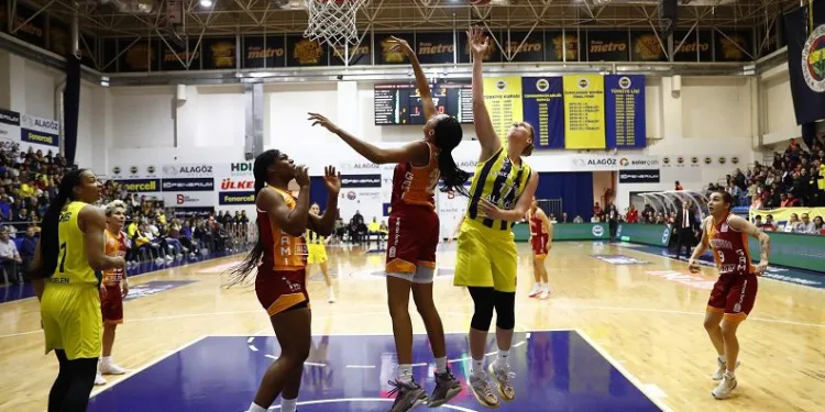Kadınlar basketbolda derbi heyecanı: Galatasaray – Fenerbahçe
