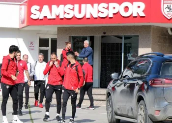 Yılport Samsunspor kafilesi Sakarya’ya iddialı gitti