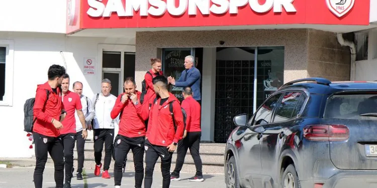 Yılport Samsunspor kafilesi Sakarya’ya iddialı gitti
