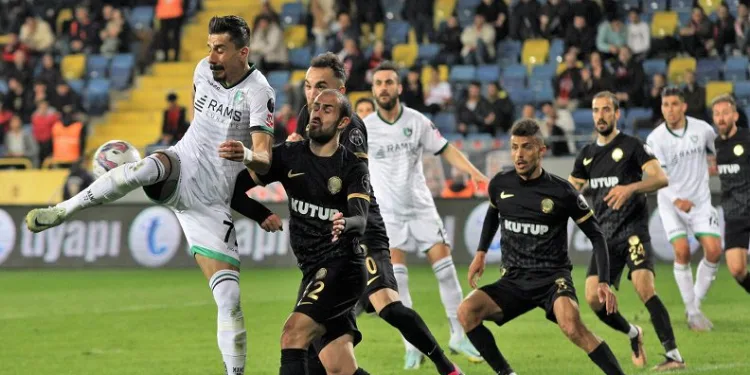 Denizlispor, Ankara’dan 1 puanla dönüyor