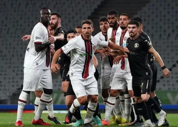B. Giresunspor ile V. Fatih Karagümrük 4. randevuda