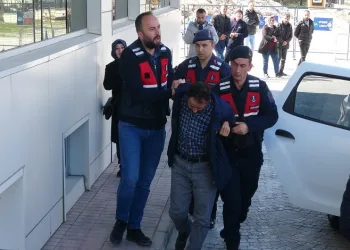 Boşanma aşamasındaki karısını öldüren koca tutuklandı