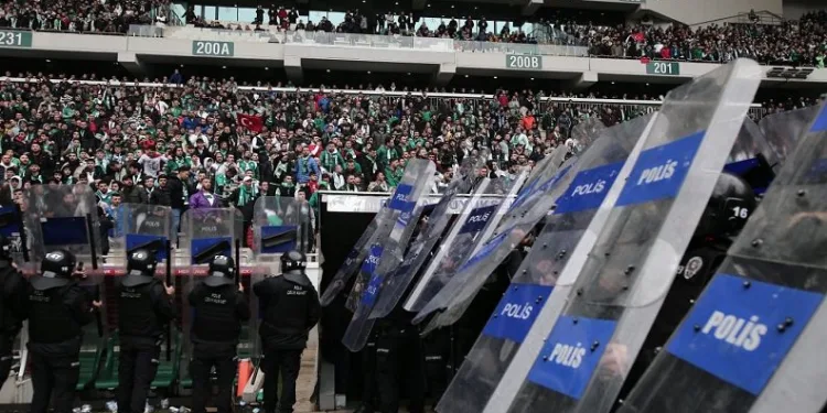 Tahkim Kurulu Bursaspor’un 9 maçlık cezasını 7 maça indirdi