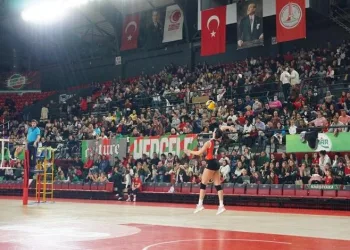 Voleybolda İzmir derbisi