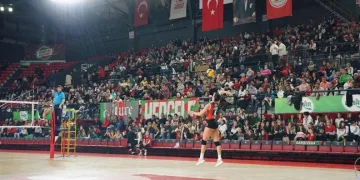 Voleybolda İzmir derbisi
