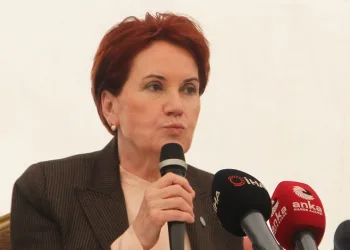 Akşener: “Depremzedeler şehirlerine dönmek istiyor”