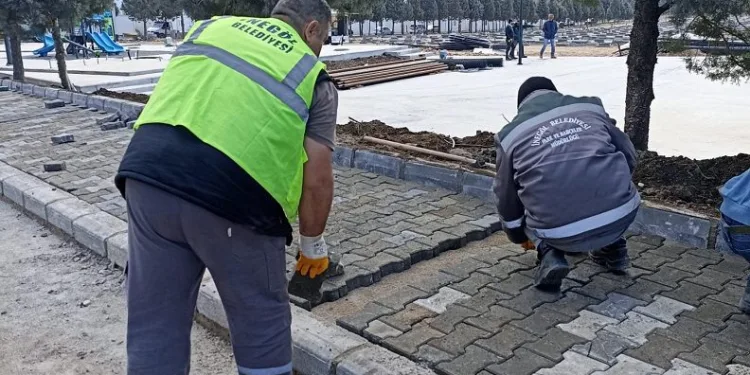 İnegöl Belediyesi deprem bölgesinde çalışmalarını sürdürüyor