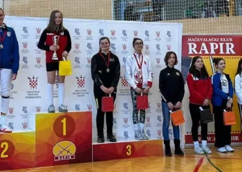 Eskrimde Elif Ada Yıldız bronz madalya kazandı
