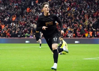 Galatasaray Sportif AŞ. Başkan Vekili Erden Timur: “Zaniolo 30 milyon Euro’ya transfer olacaktı, yarı fiyatına aldık”