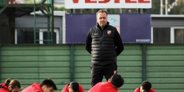 Karşıyaka’da Selahaddin Dinçel sınıfta kaldı