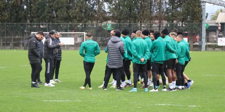 Sakaryaspor Teknik Direktörü Taner Taşkın: “Sahada savaşan bir takım görecekler”
