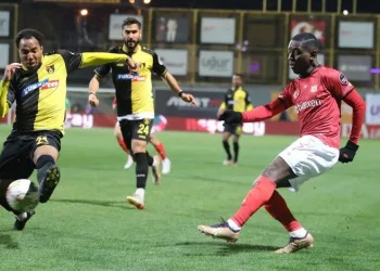 DG Sivassporlu Gradel üst üste kırmızı kart görerek tarihe geçti!