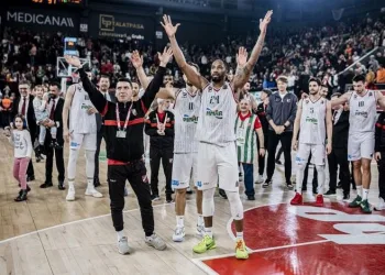 Pınar Karşıyaka, 100 atmaya devam ediyor