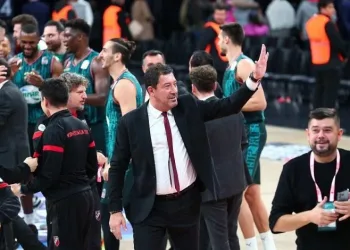 P. Karşıyaka Başantrenörü Ufuk Sarıca: “Fenerbahçe galibiyetiyle yerimizi koruduk”