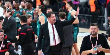 P. Karşıyaka Başantrenörü Ufuk Sarıca: “Fenerbahçe galibiyetiyle yerimizi koruduk”