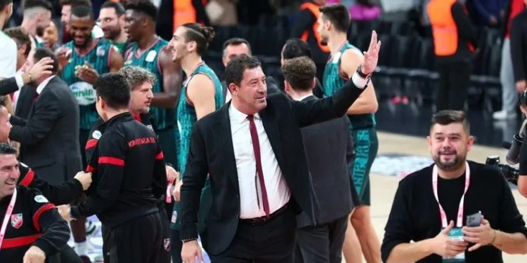 P. Karşıyaka Başantrenörü Ufuk Sarıca: “Fenerbahçe galibiyetiyle yerimizi koruduk”