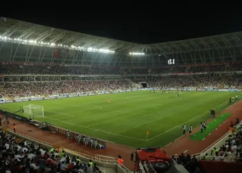 Afetzedeler DG Sivasspor-Fiorentina maçını ücretsiz izleyecek