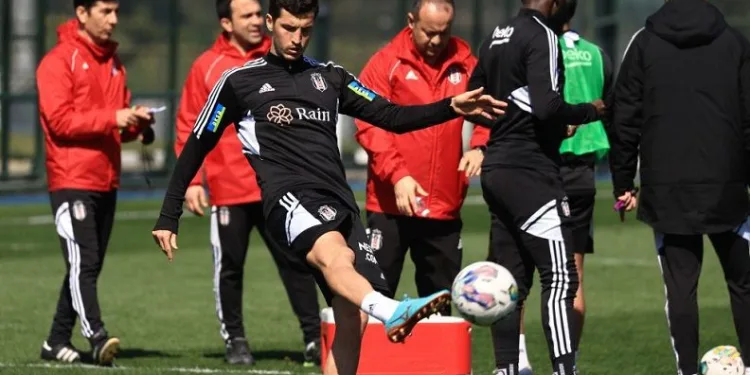 Beşiktaş, Fenerbahçe maçı hazırlıklarını sürdürdü