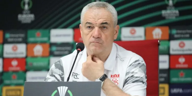 DG Sivasspor Teknik Direktörü Rıza Çalımbay: “Kazanmak için her şeyi yapacağız”