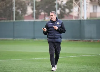 Corendon Alanyaspor Teknik Direktörü Ersun Yanal: “Hedefimiz her zaman daha iyisi”