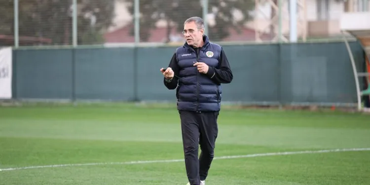 Corendon Alanyaspor Teknik Direktörü Ersun Yanal: “Hedefimiz her zaman daha iyisi”