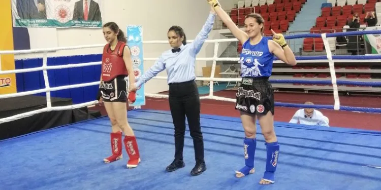 Cemile Aykoç, Muaythai branşında Türkiye şampiyonu oldu