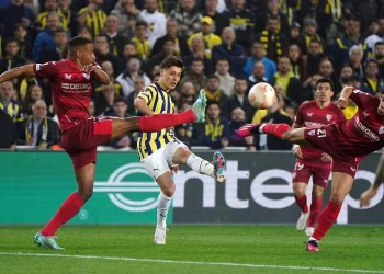 UEFA Avrupa Ligi’nde Fenerbahçe, Sevilla’yı 1-0 yenmesine rağmen Avrupa kupalarına veda etti